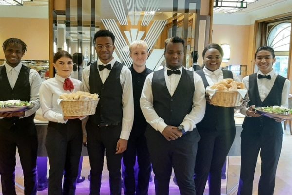 CAP COMMERCIALISATION EN HOTEL-CAFE-RESTAURANT